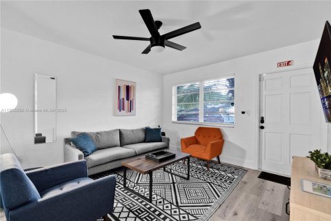 Villa ou maison à louer à Hollywood, Floride: 6 chambres, 142.7 m2 № 1956147 - photo 6