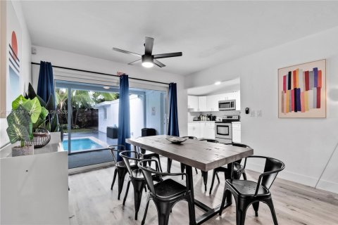 Villa ou maison à louer à Hollywood, Floride: 6 chambres, 142.7 m2 № 1956147 - photo 7