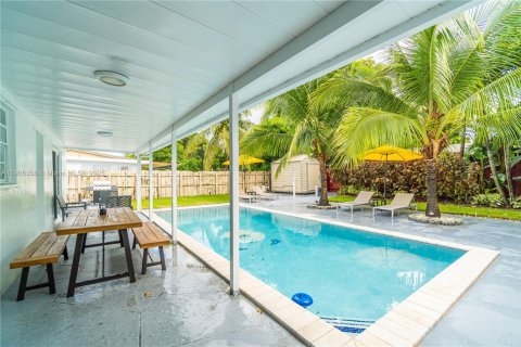 Villa ou maison à louer à Hollywood, Floride: 6 chambres, 142.7 m2 № 1956147 - photo 3