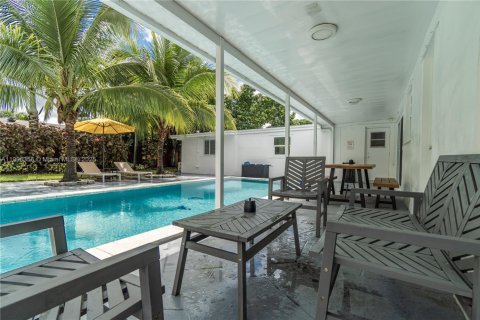 Villa ou maison à louer à Hollywood, Floride: 6 chambres, 142.7 m2 № 1956147 - photo 19
