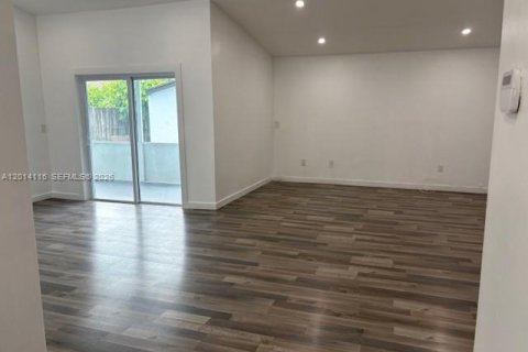 Villa ou maison à louer à Homestead, Floride: 3 chambres, 127.65 m2 № 2076212 - photo 8