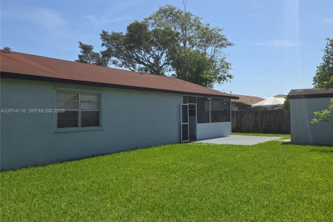 Villa ou maison à louer à Homestead, Floride: 3 chambres, 127.65 m2 № 2076212 - photo 17