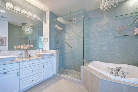 Condo in Saint Petersburg, Florida, 3 bedrooms  № 1808055 - photo 18