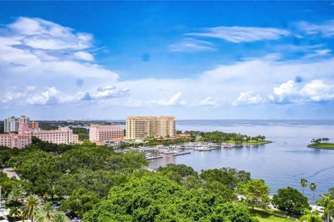 Condo in Saint Petersburg, Florida, 3 bedrooms  № 1808055 - photo 3