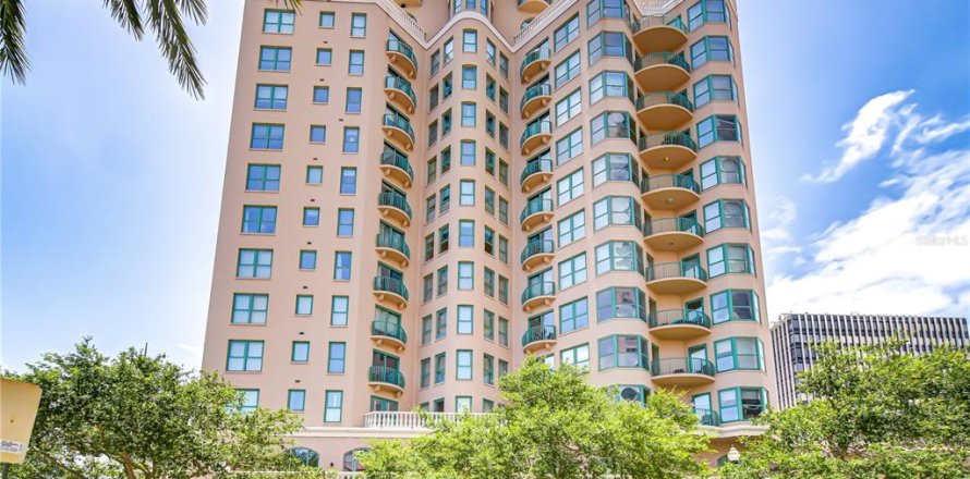 Condo in Saint Petersburg, Florida, 3 bedrooms  № 1808055