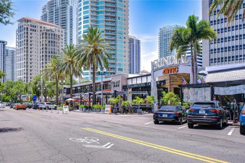 Condo in Saint Petersburg, Florida, 3 bedrooms  № 1808055 - photo 28