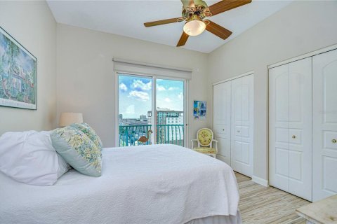 Condo in Saint Petersburg, Florida, 3 bedrooms  № 1808055 - photo 19