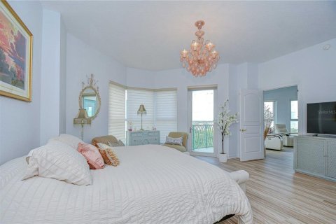 Condo in Saint Petersburg, Florida, 3 bedrooms  № 1808055 - photo 15
