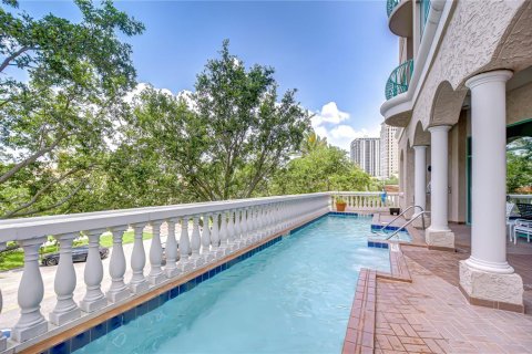 Condo in Saint Petersburg, Florida, 3 bedrooms  № 1808055 - photo 21