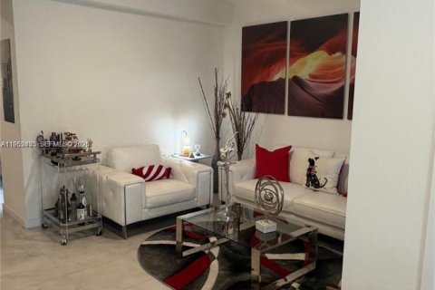 Adosado en alquiler en Homestead, Florida, 3 dormitorios, 135.92 m2 № 2006667 - foto 25