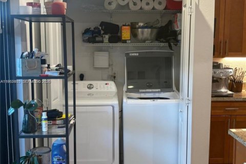 Adosado en alquiler en Homestead, Florida, 3 dormitorios, 135.92 m2 № 2006667 - foto 4