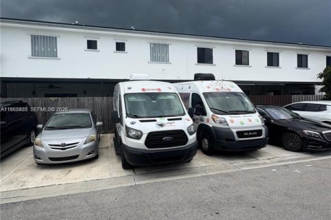 Adosado en alquiler en Homestead, Florida, 3 dormitorios, 135.92 m2 № 2006667 - foto 9