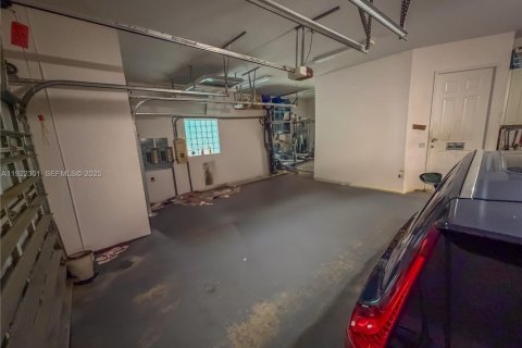 Casa en venta en North Miami Beach, Florida, 4 dormitorios, 395.48 m2 № 2019098 - foto 13