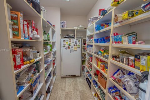 Casa en venta en North Miami Beach, Florida, 4 dormitorios, 395.48 m2 № 2019098 - foto 23