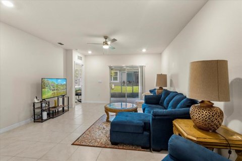 Apartment in Leesburg, Florida 3 bedrooms, 148.92 sq.m. № 1786271 - photo 4