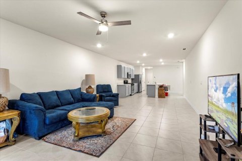 Apartment in Leesburg, Florida 3 bedrooms, 148.92 sq.m. № 1786271 - photo 6