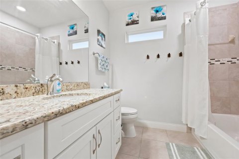 House in High Springs, Florida 4 bedrooms, 166.02 sq.m. № 2204241 - photo 6