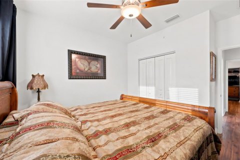 House in High Springs, Florida 4 bedrooms, 166.02 sq.m. № 2204241 - photo 5