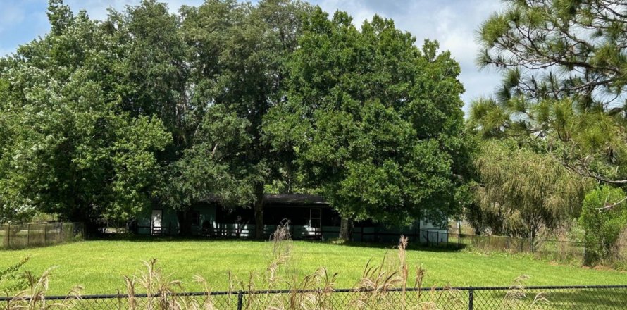 House in Okeechobee, Florida 4 bedrooms, 203.27 sq.m. № 2248493