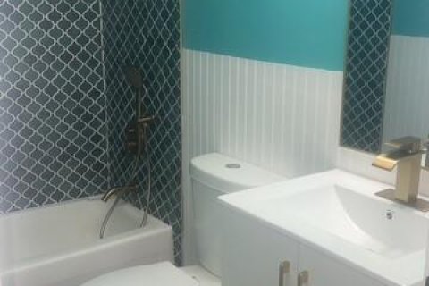 House in Okeechobee, Florida 4 bedrooms, 203.27 sq.m. № 2248493 - photo 5