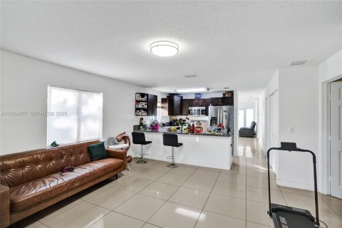 Villa ou maison à vendre à Miami, Floride: 3 chambres, 139.35 m2 № 1992741 - photo 19