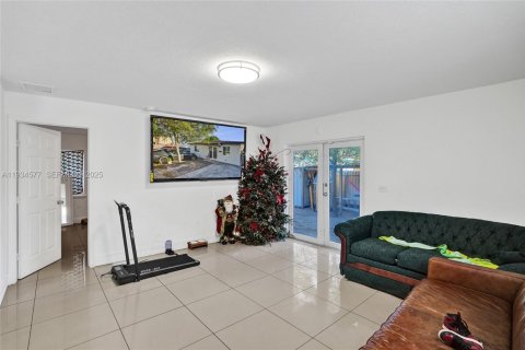 Villa ou maison à vendre à Miami, Floride: 3 chambres, 139.35 m2 № 1992741 - photo 21