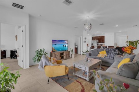 Villa ou maison à vendre à Kissimmee, Floride: 4 chambres, 196.49 m2 № 2345496 - photo 7