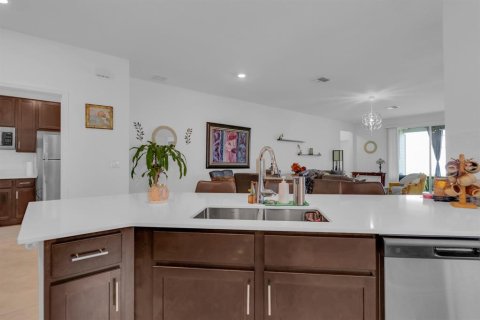 Villa ou maison à vendre à Kissimmee, Floride: 4 chambres, 196.49 m2 № 2345496 - photo 12