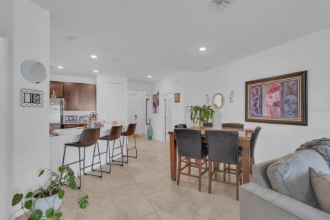 Villa ou maison à vendre à Kissimmee, Floride: 4 chambres, 196.49 m2 № 2345496 - photo 9