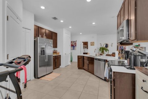 Villa ou maison à vendre à Kissimmee, Floride: 4 chambres, 196.49 m2 № 2345496 - photo 13