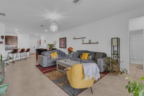 Villa ou maison à vendre à Kissimmee, Floride: 4 chambres, 196.49 m2 № 2345496 - photo 8