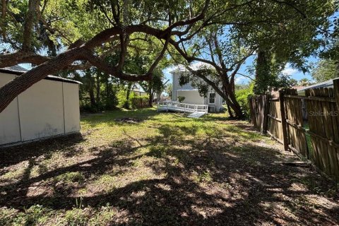 Commercial property in New Smyrna Beach, Florida 3 bedrooms, 133.78 sq.m. № 1837816 - photo 7