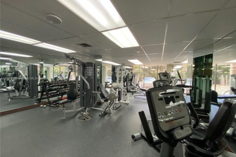 Condominio en alquiler en Hallandale Beach, Florida, 1 dormitorio, 74.14 m2 № 1952086 - foto 22