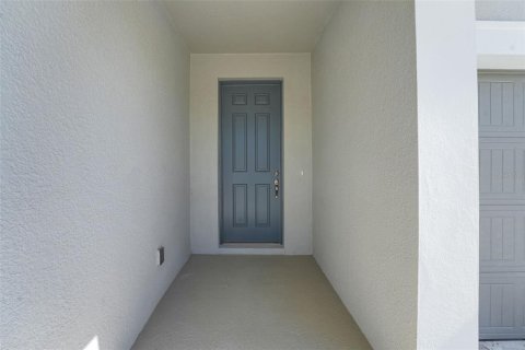 Casa en venta en Land O' Lakes, Florida, 4 dormitorios, 287.9 m2 № 2209100 - foto 2