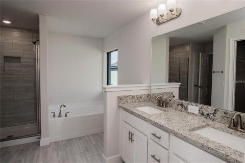 House in Auburndale, Florida 3 bedrooms, 183.02 sq.m. № 1527004 - photo 17