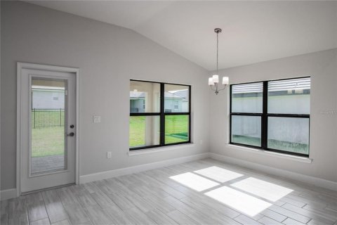 House in Auburndale, Florida 3 bedrooms, 183.02 sq.m. № 1527004 - photo 10