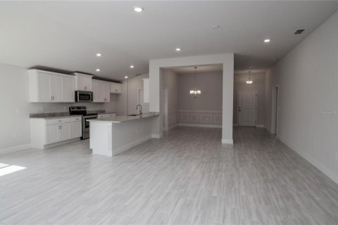 House in Auburndale, Florida 3 bedrooms, 183.02 sq.m. № 1527004 - photo 6