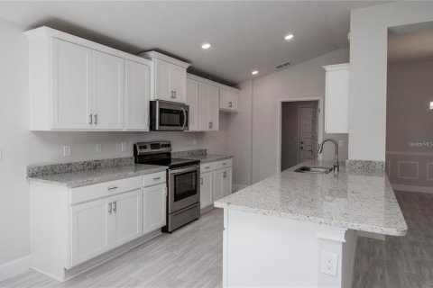 House in Auburndale, Florida 3 bedrooms, 183.02 sq.m. № 1527004 - photo 7