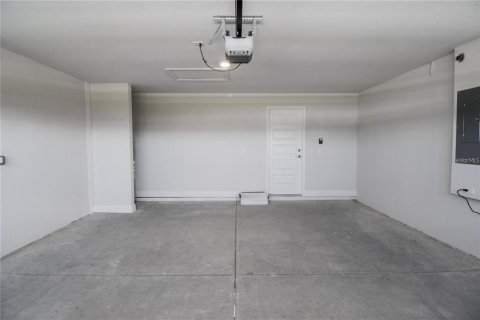 House in Auburndale, Florida 3 bedrooms, 183.02 sq.m. № 1527004 - photo 23