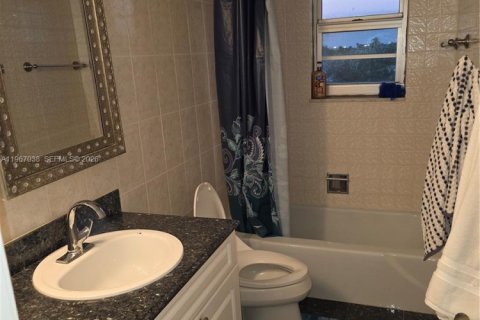 Снять в аренду кондоминиум в Холливуд, Флорида 2 спальни, 123.75м2, № 2028429 - фото 20