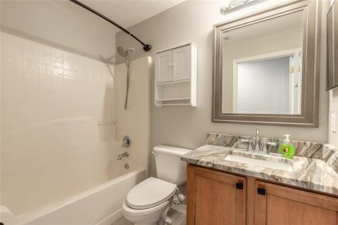 House in Port Orange, Florida 4 bedrooms, 174.1 sq.m. № 2148147 - photo 23