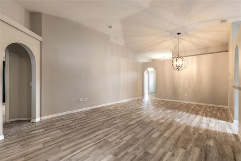 House in Port Orange, Florida 4 bedrooms, 174.1 sq.m. № 2148147 - photo 9