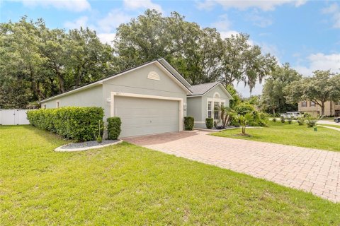 House in Port Orange, Florida 4 bedrooms, 174.1 sq.m. № 2148147 - photo 2