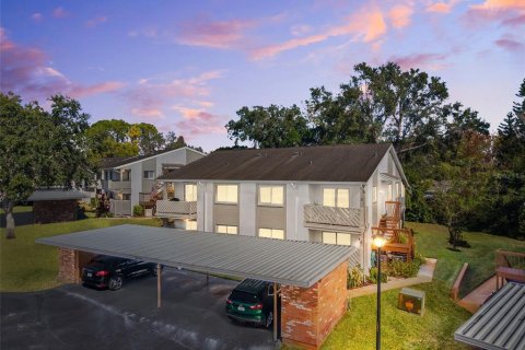 Condominio en Hudson, Florida, 2 dormitorios № 2092260