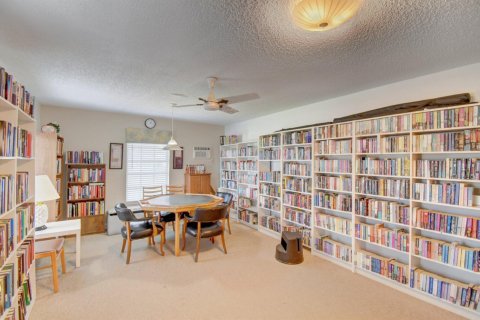 House in Boynton Beach, Florida 2 bedrooms, 115.01 sq.m. № 1217397 - photo 1