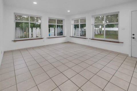 House in Winter Park, Florida 6 bedrooms, 292.18 sq.m. № 2115557 - photo 4