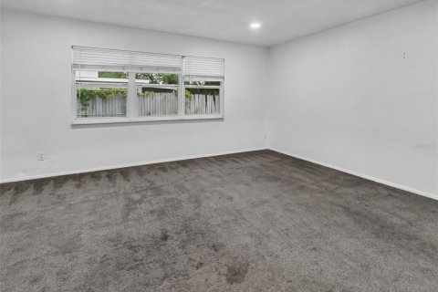 House in Winter Park, Florida 6 bedrooms, 292.18 sq.m. № 2115557 - photo 2