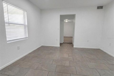 House in Winter Park, Florida 6 bedrooms, 292.18 sq.m. № 2115557 - photo 11