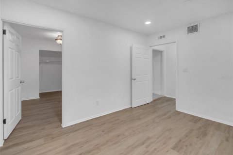 House in Winter Park, Florida 6 bedrooms, 292.18 sq.m. № 2115557 - photo 27