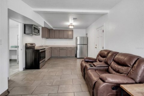 House in Winter Park, Florida 6 bedrooms, 292.18 sq.m. № 2115557 - photo 9